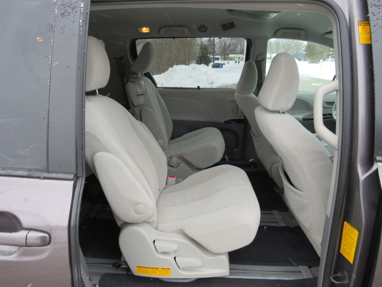 Toyota Sienna LE FWD 8-Passenger V6 2013