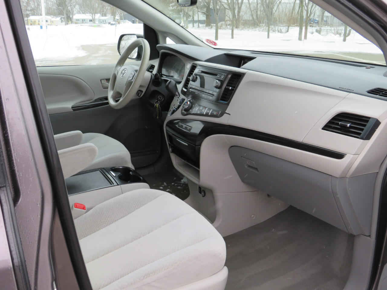 Toyota Sienna LE FWD 8-Passenger V6 2013