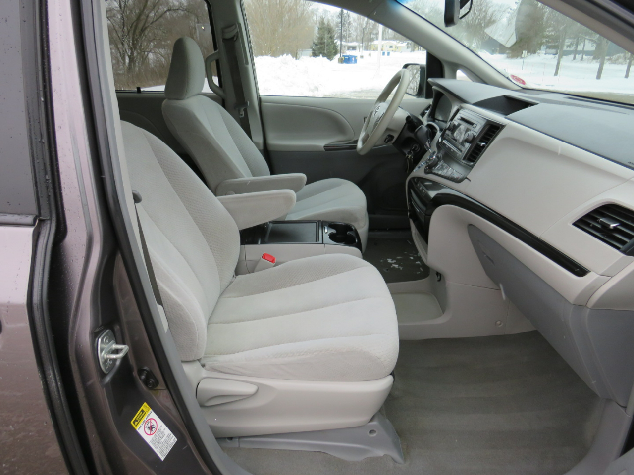 Toyota Sienna LE FWD 8-Passenger V6 2013