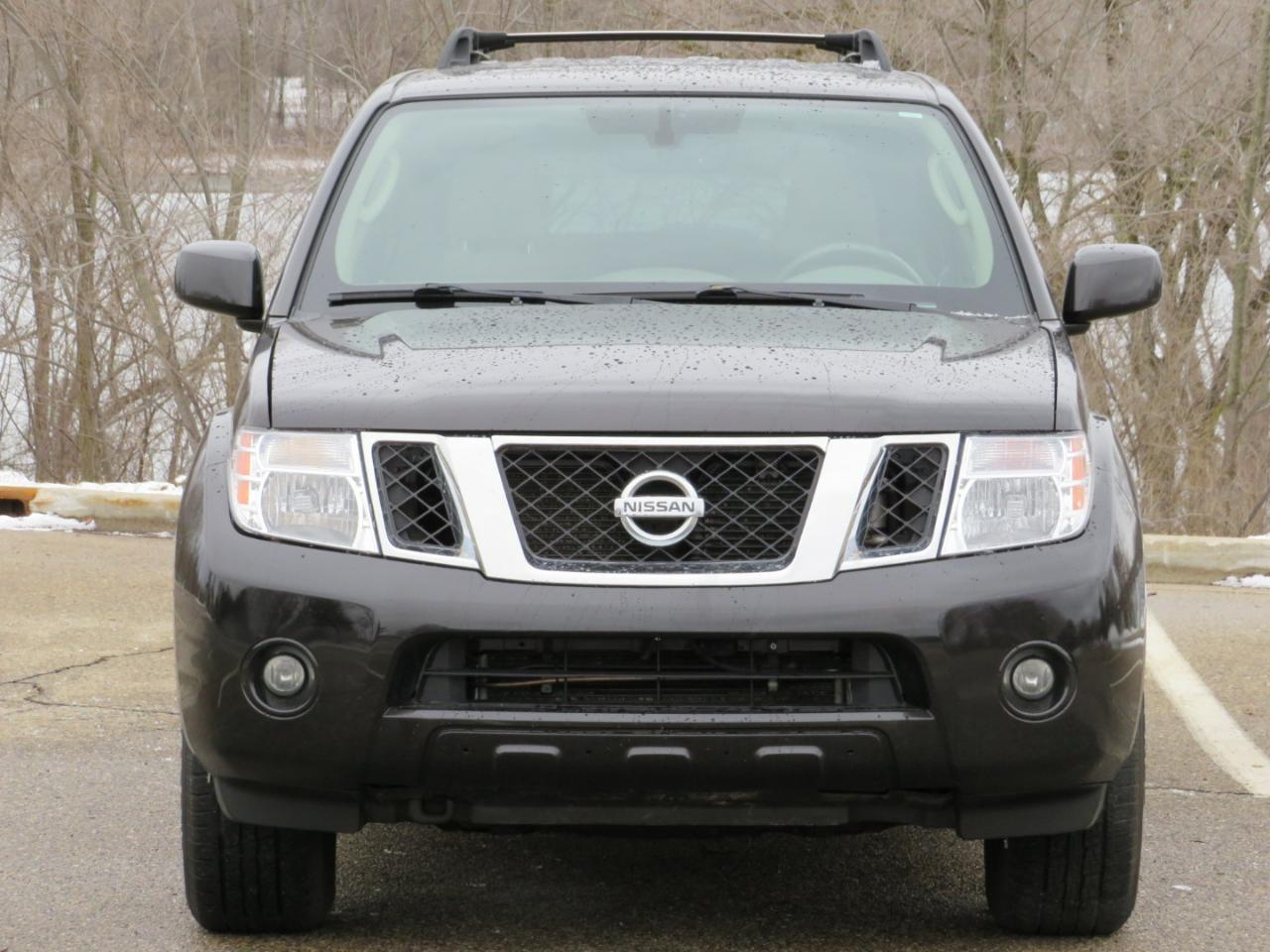 Nissan Pathfinder LE 4WD 2012