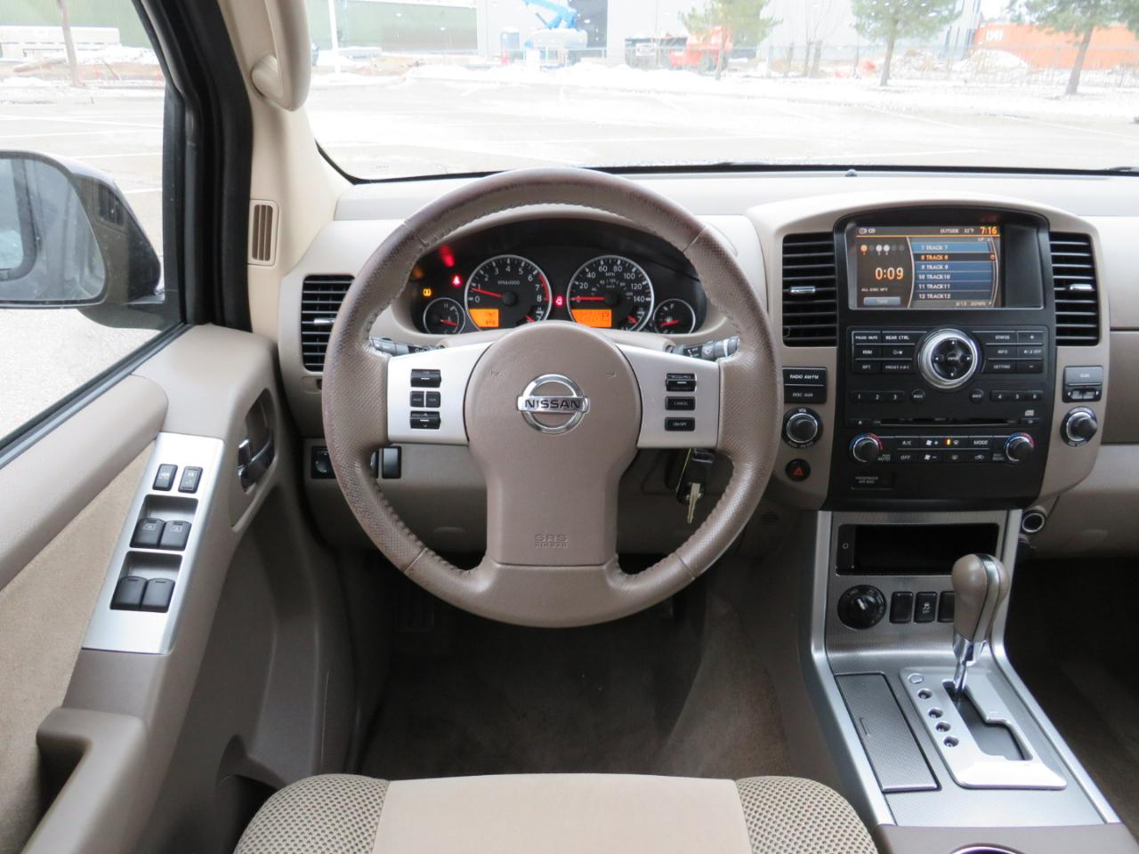 Nissan Pathfinder LE 4WD 2012