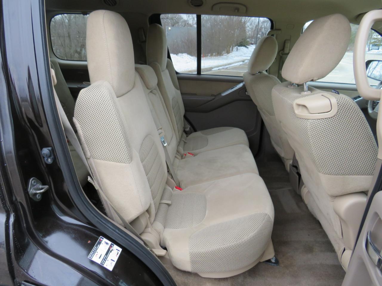 Nissan Pathfinder LE 4WD 2012