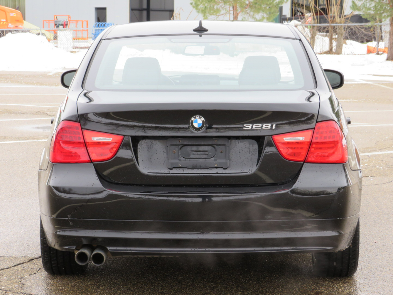 BMW 3-Series 328i xDrive 2011
