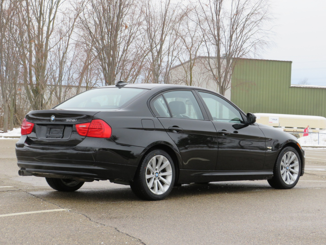 BMW 3-Series 328i xDrive 2011