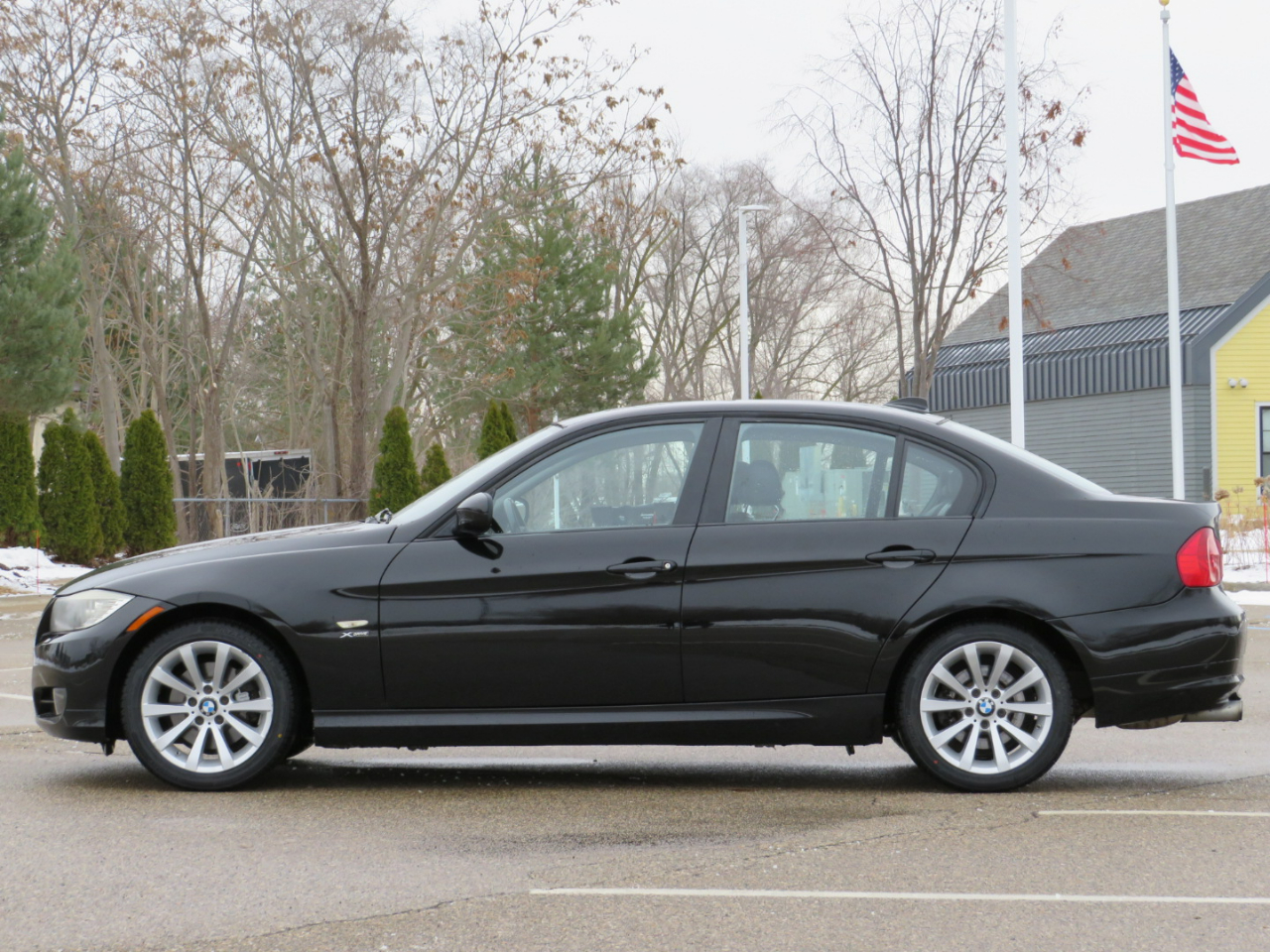 BMW 3-Series 328i xDrive 2011