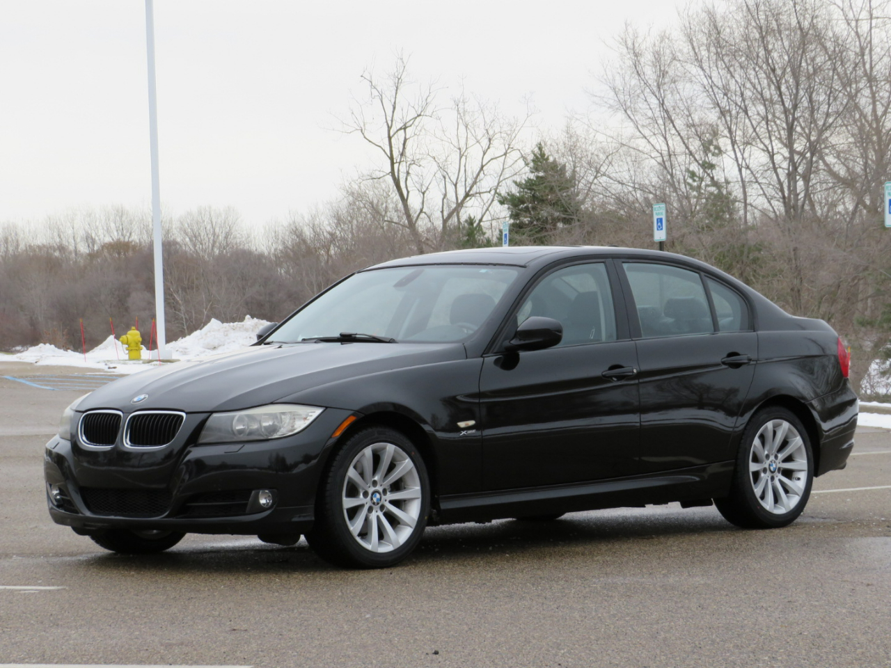BMW 3-Series 328i xDrive 2011