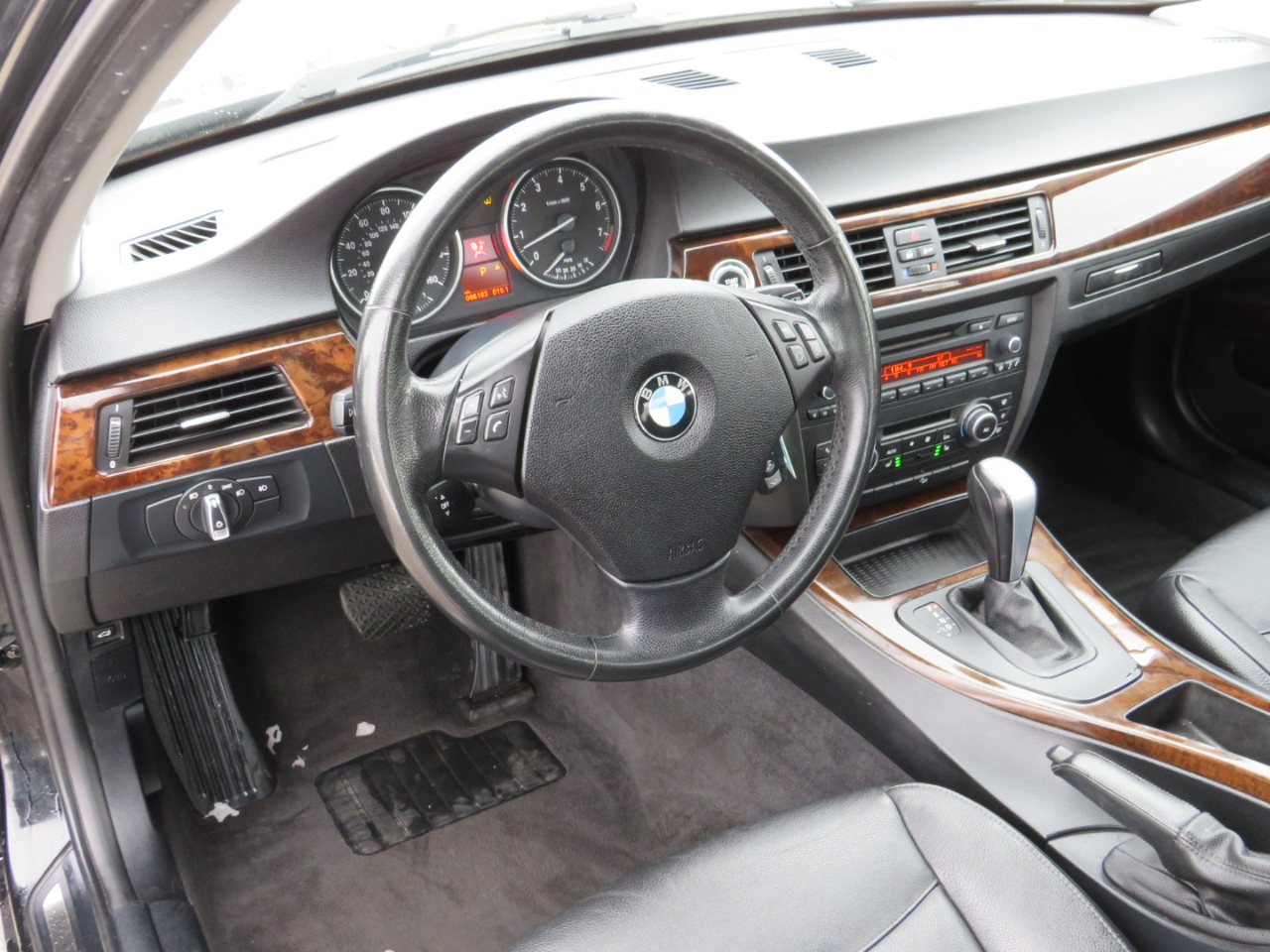 BMW 3-Series 328i xDrive 2011