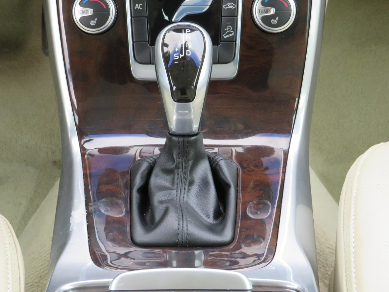 Volvo XC70 3.0 Premier 4WD 2015