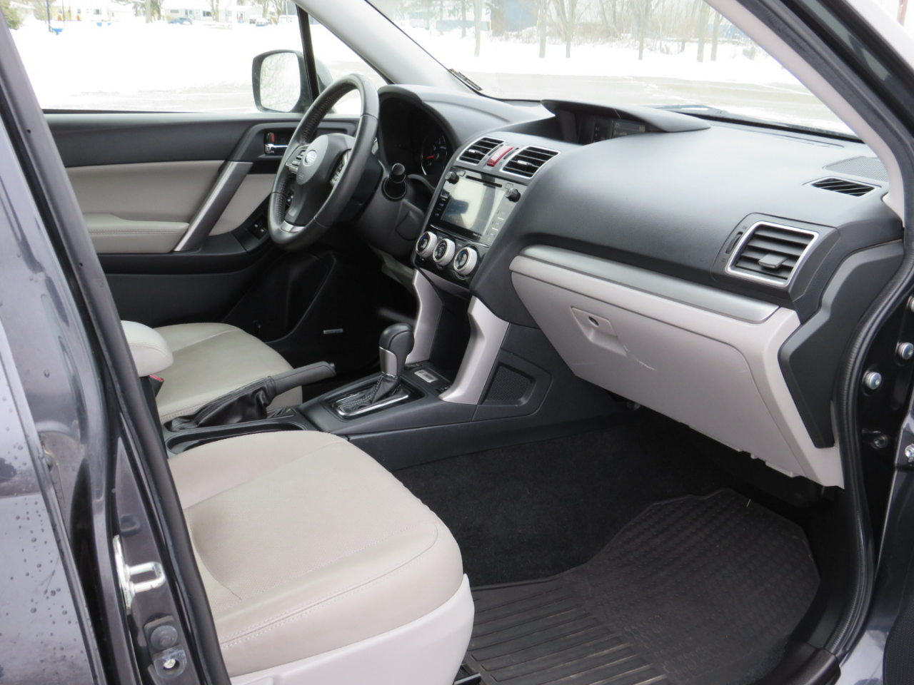 Subaru Forester 2.5i Touring 2016