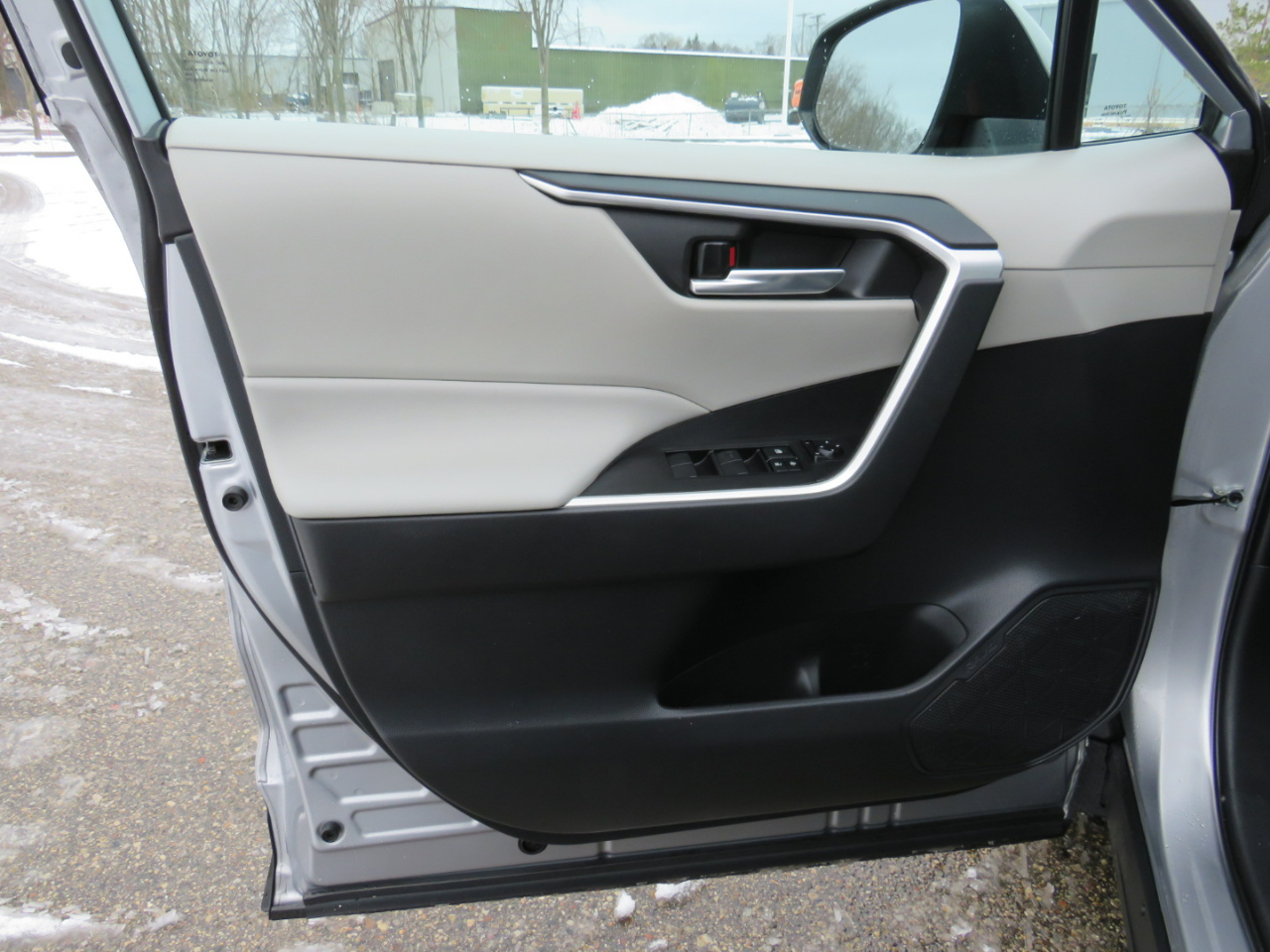 Toyota RAV4 XLE 2021