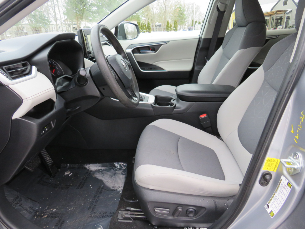 Toyota RAV4 XLE 2021