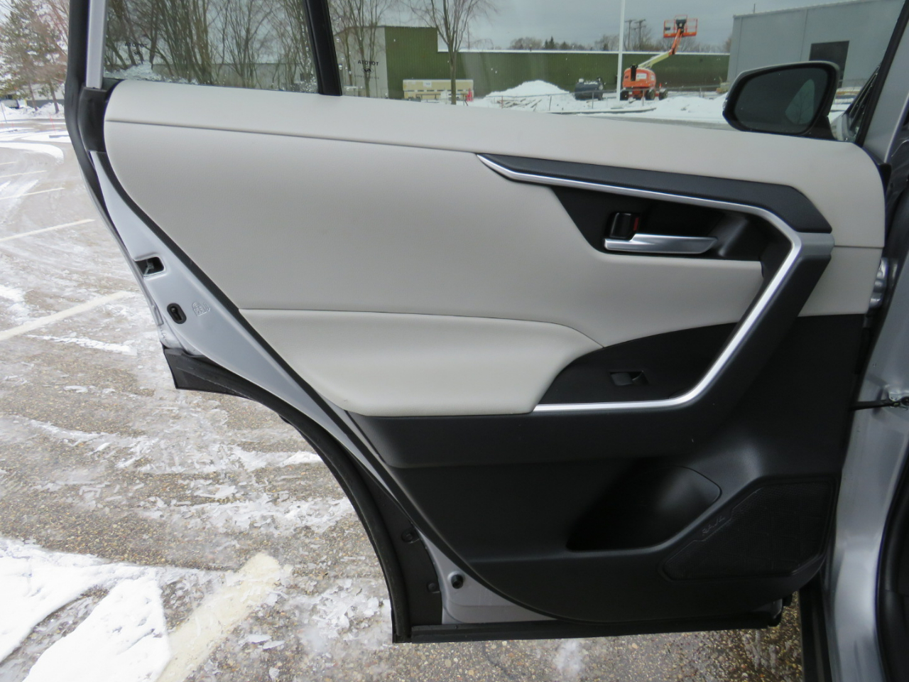 Toyota RAV4 XLE 2021