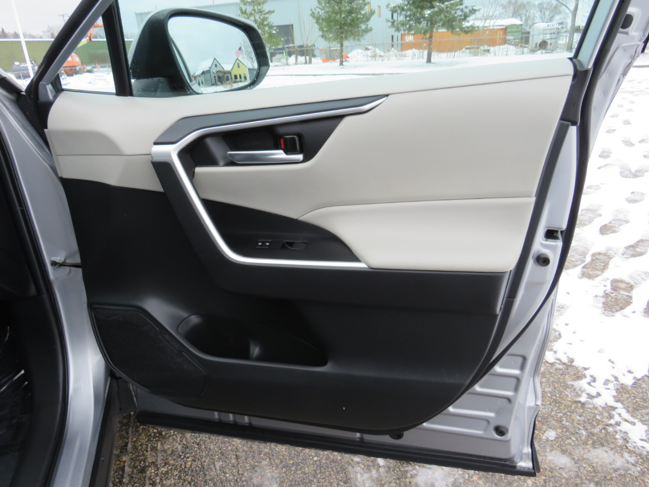 Toyota RAV4 XLE 2021