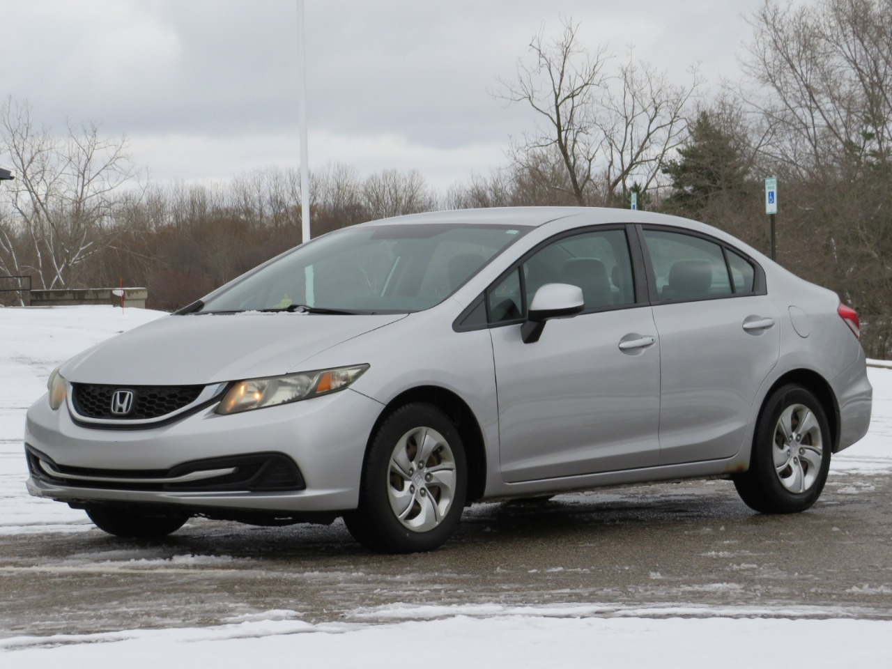 Honda Civic LX Sedan 5-Speed AT 2013