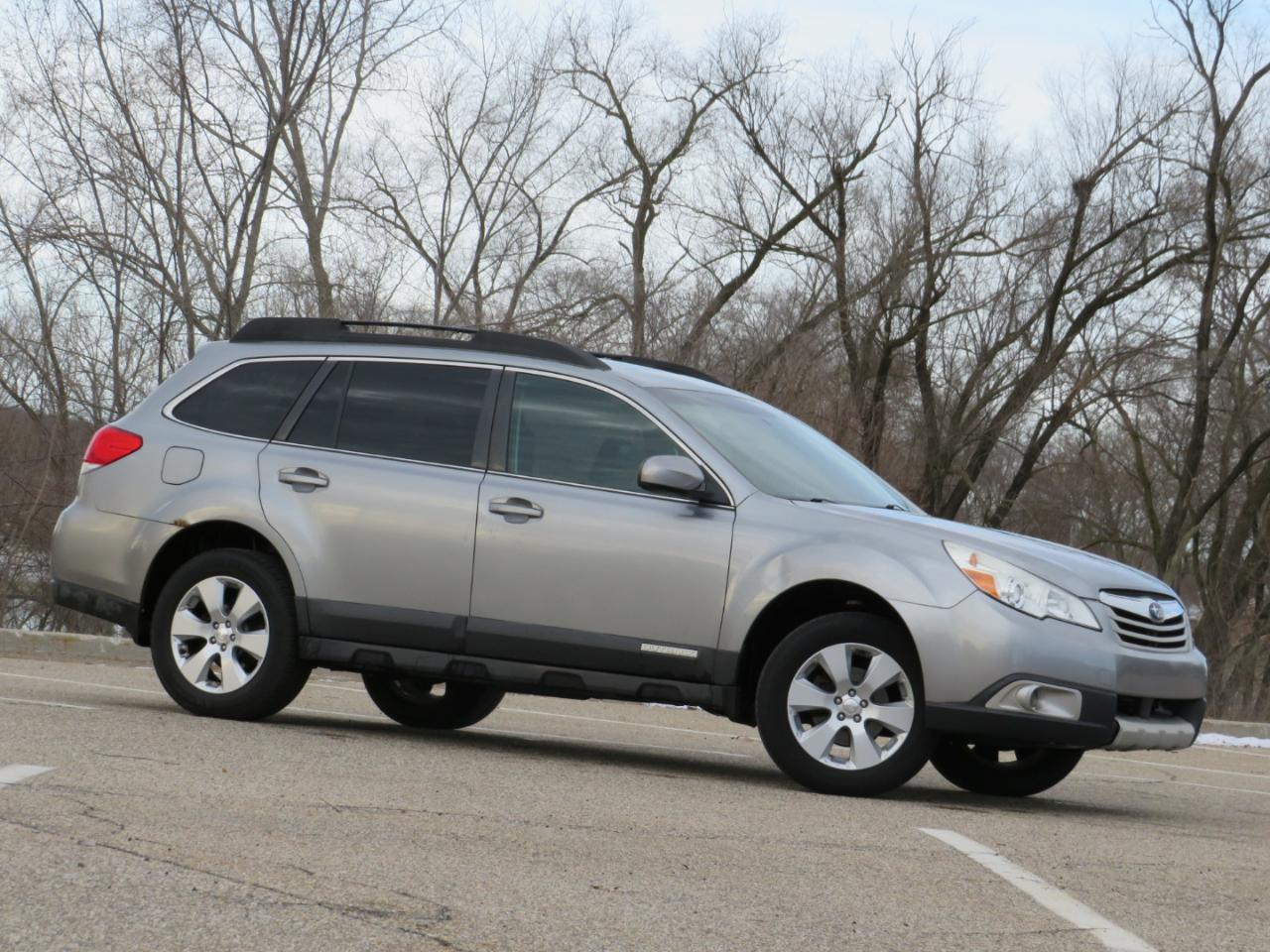 Subaru Outback 2.5i Limited 2011