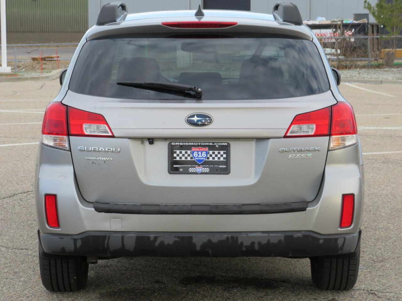 Subaru Outback 2.5i Limited 2011