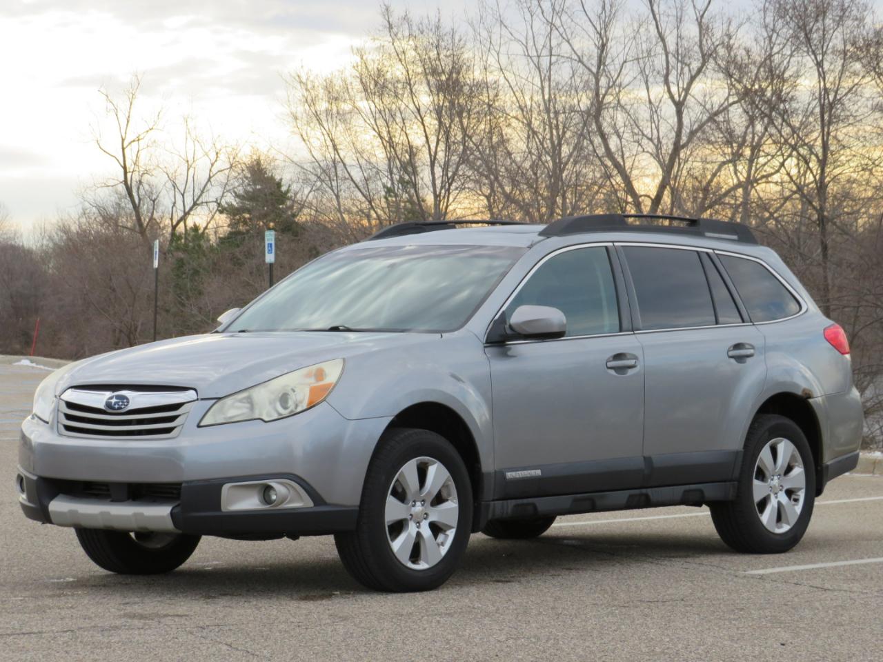 Subaru Outback 2.5i Limited 2011