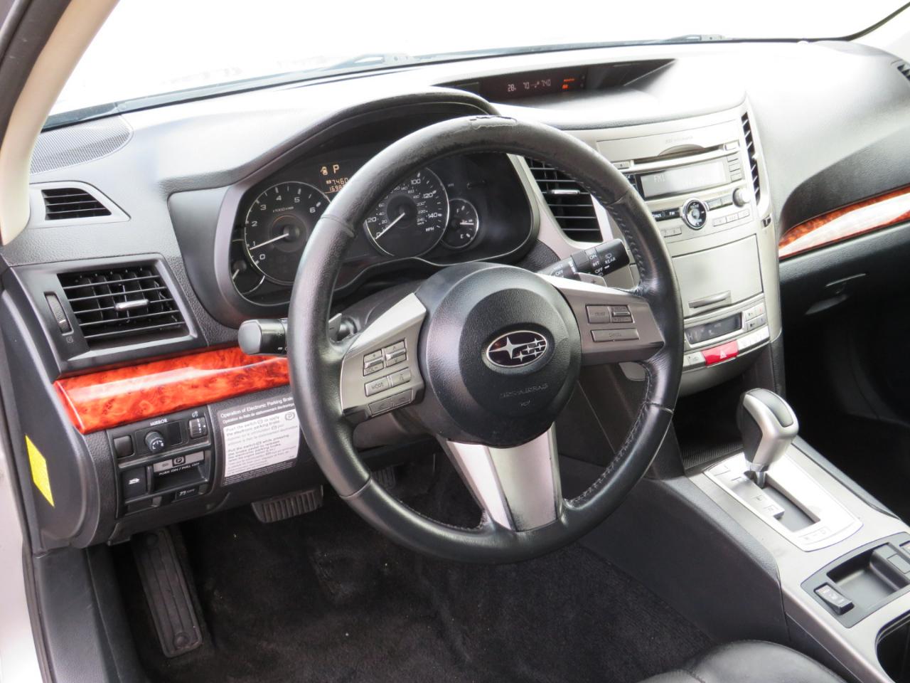 Subaru Outback 2.5i Limited 2011