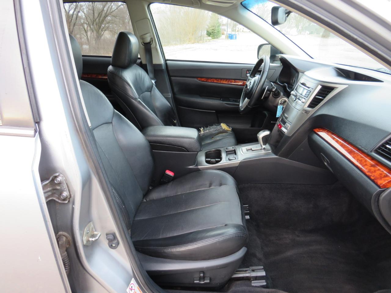 Subaru Outback 2.5i Limited 2011