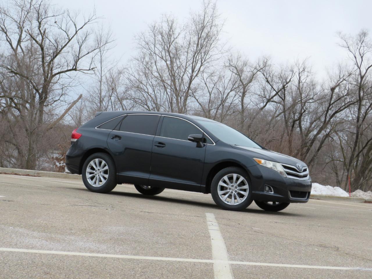 Toyota Venza LE I4 FWD 2015