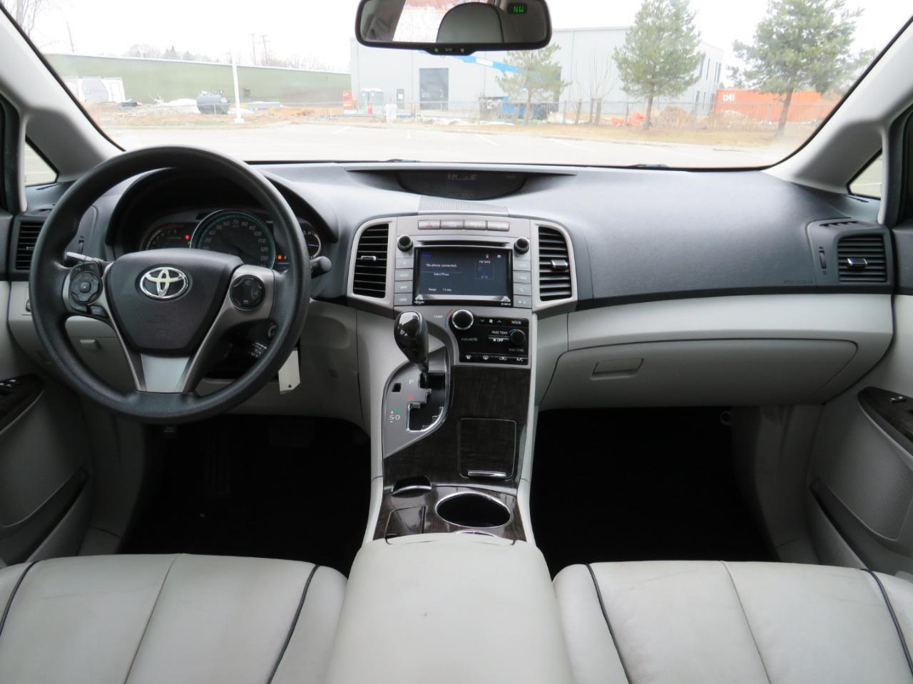 Toyota Venza LE I4 FWD 2015