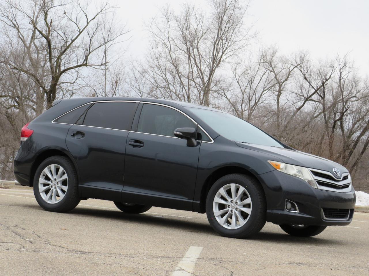 Toyota Venza LE I4 FWD 2015