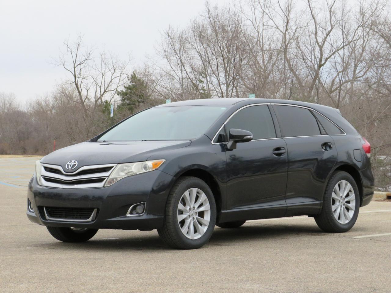 Toyota Venza LE I4 FWD 2015