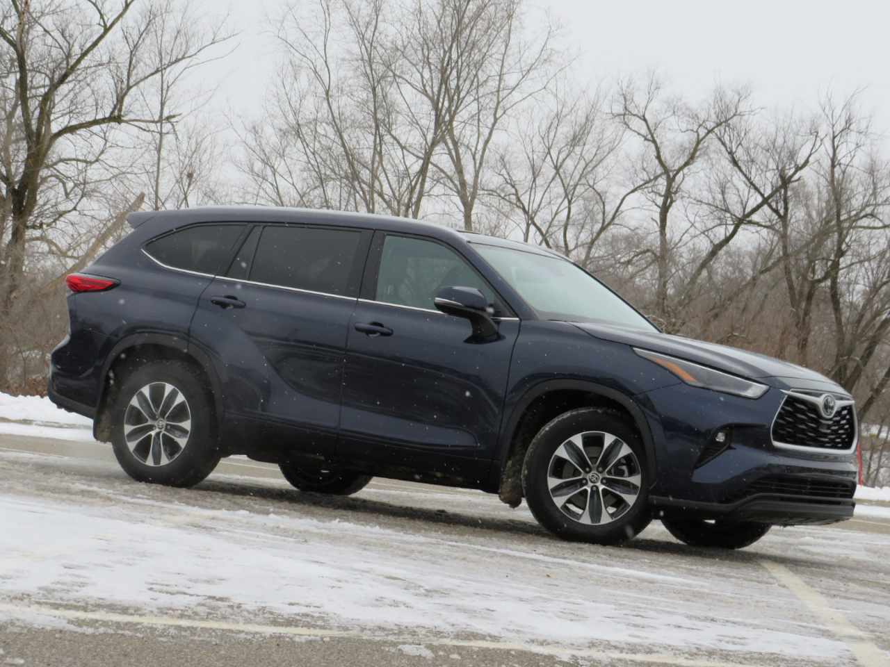 Toyota Highlander XLE AWD V6 2022