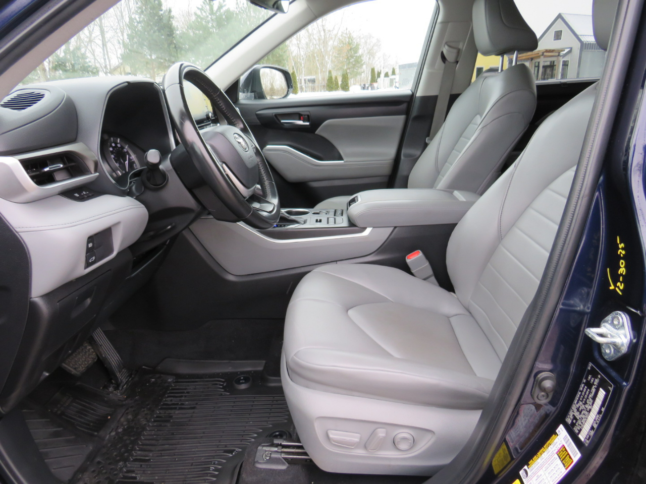 Toyota Highlander XLE AWD V6 2022