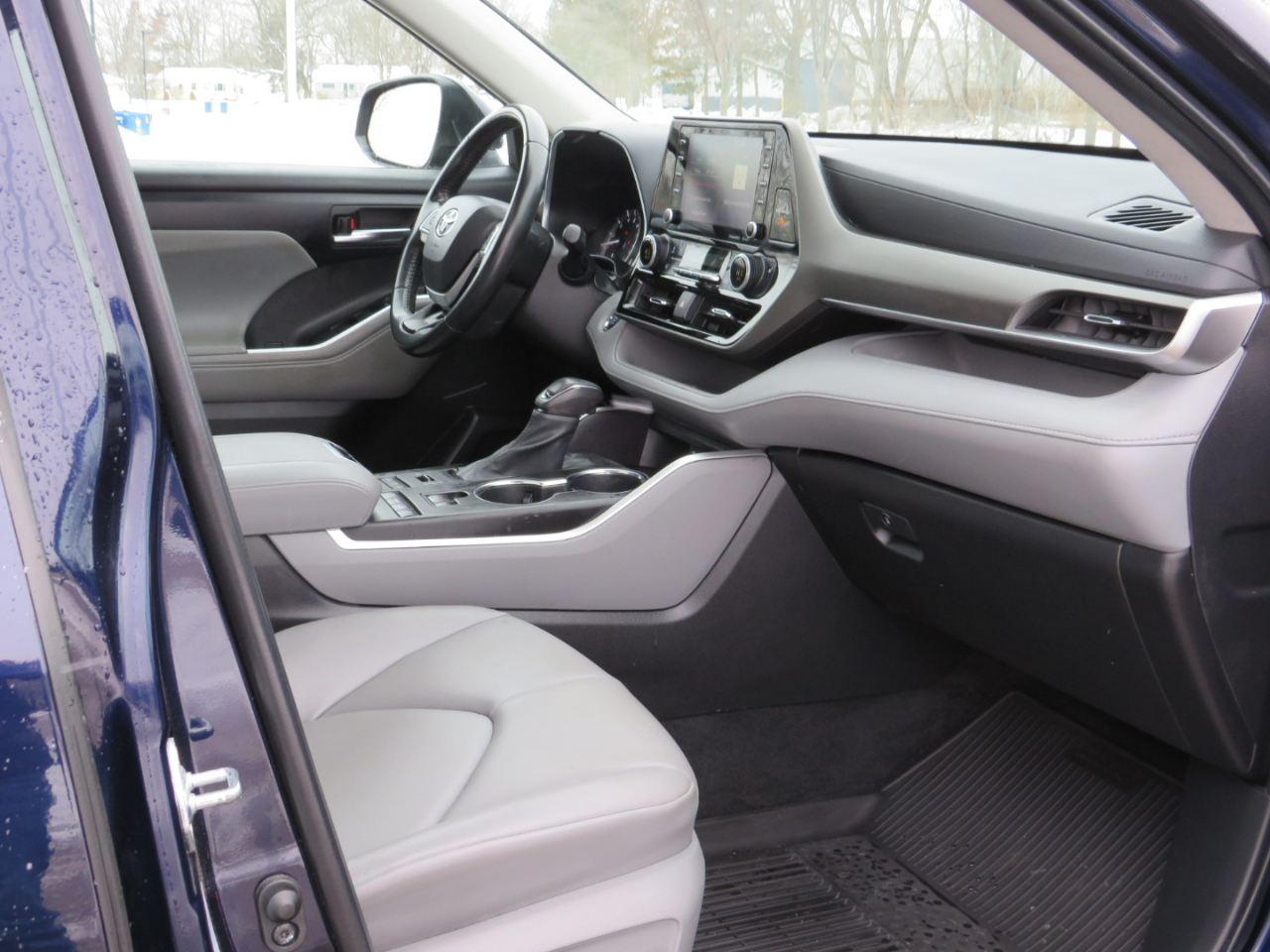 Toyota Highlander XLE AWD V6 2022