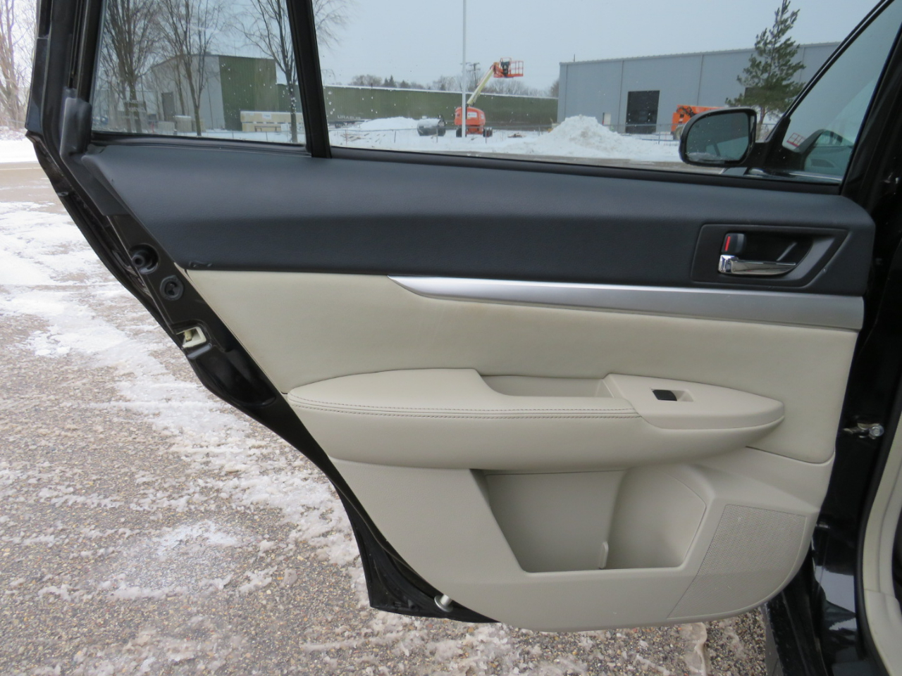 Subaru Outback 3.6R Premium 2011