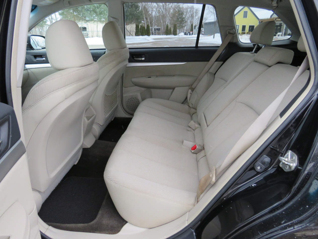 Subaru Outback 3.6R Premium 2011