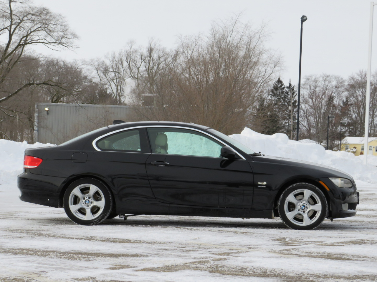 BMW 3-Series 328i xDrive Coupe 2010