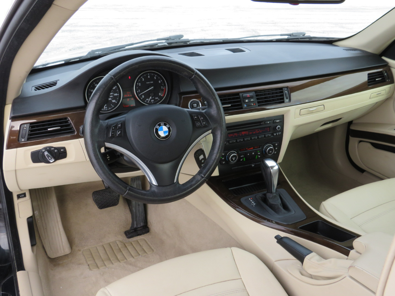 BMW 3-Series 328i xDrive Coupe 2010