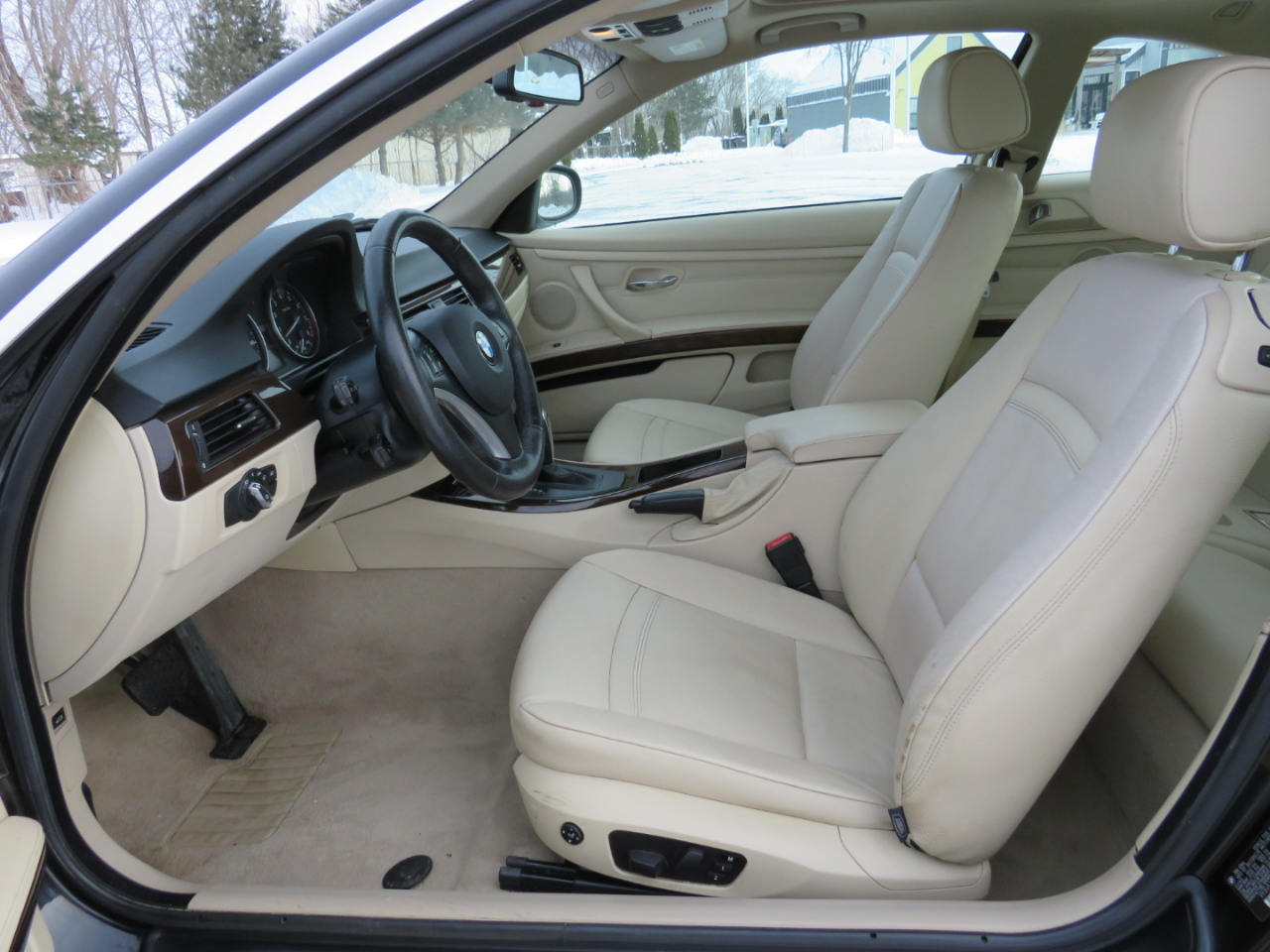 BMW 3-Series 328i xDrive Coupe 2010