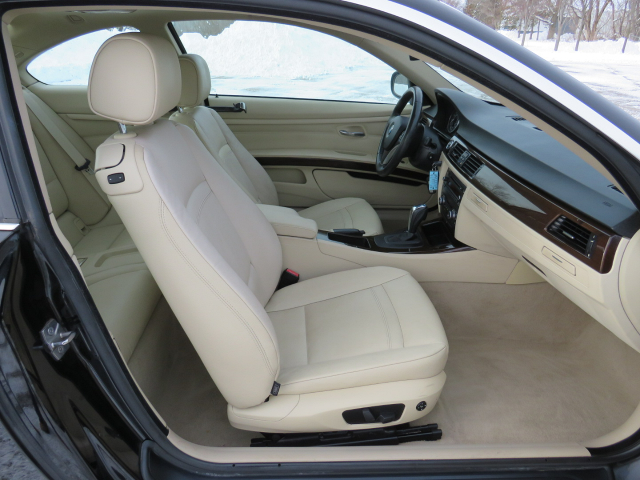 BMW 3-Series 328i xDrive Coupe 2010