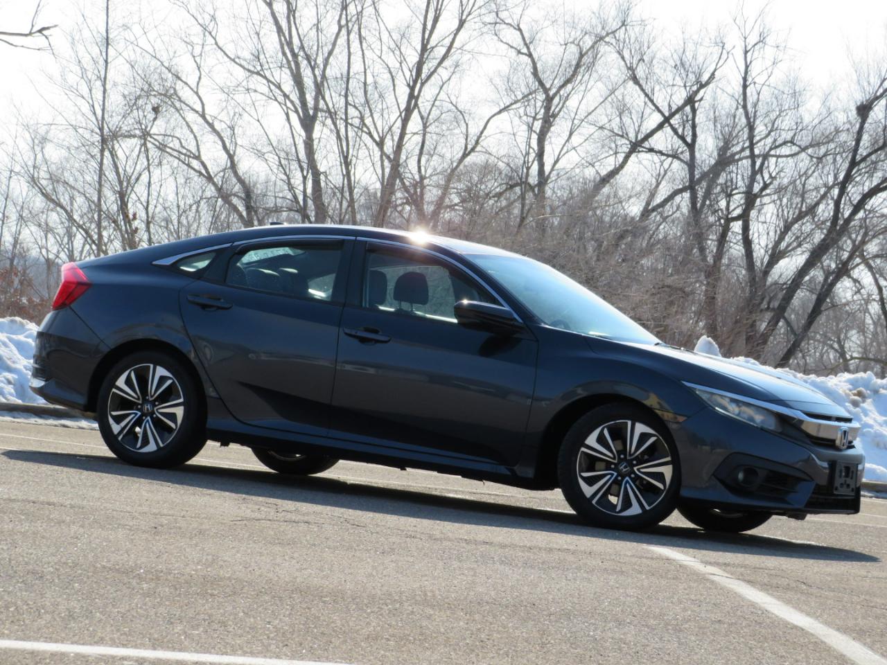 Honda Civic EX-T Sedan CVT 2016