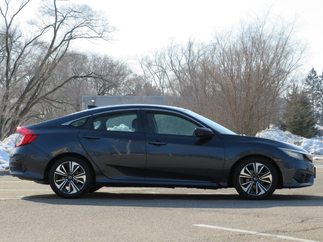 Honda Civic EX-T Sedan CVT 2016
