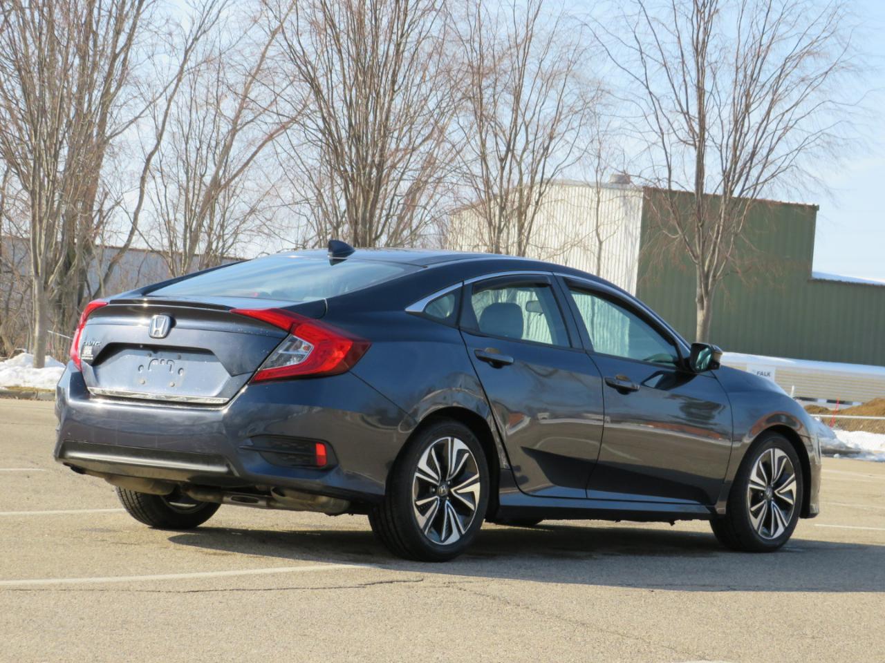Honda Civic EX-T Sedan CVT 2016