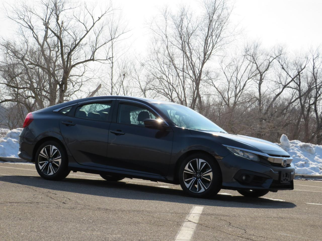 Honda Civic EX-T Sedan CVT 2016