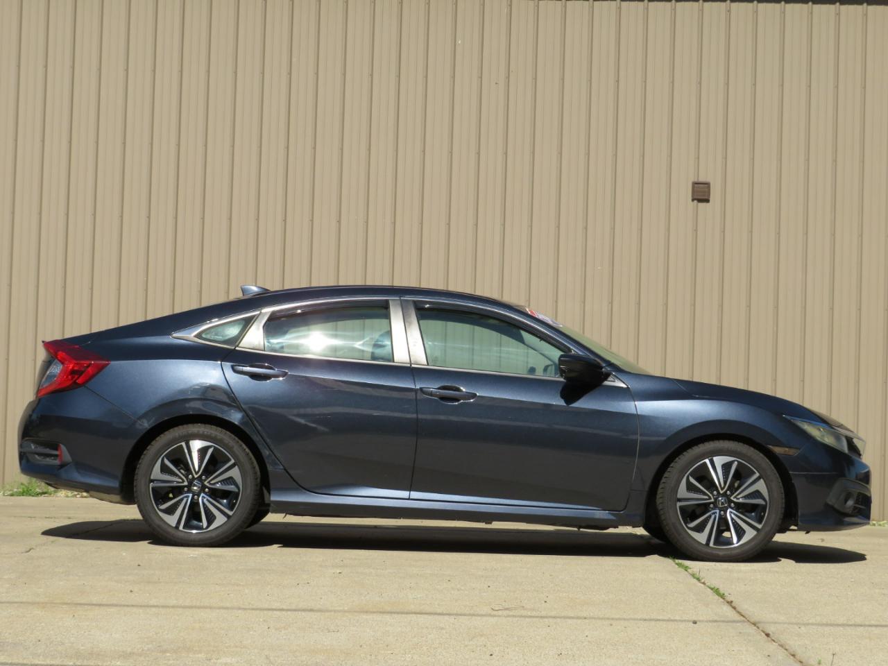 Honda Civic EX-T Sedan CVT 2016