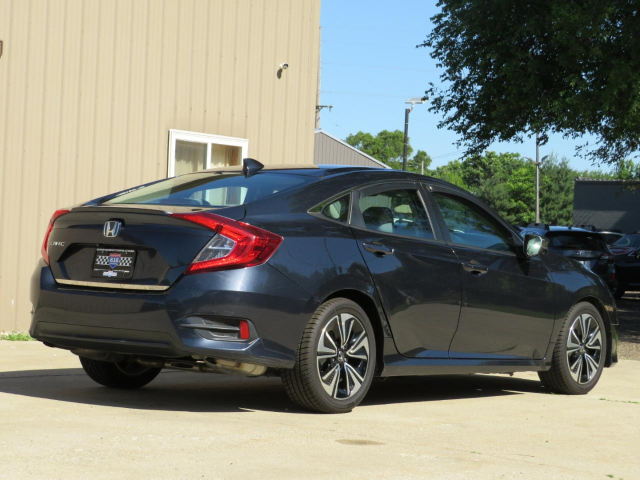Honda Civic EX-T Sedan CVT 2016