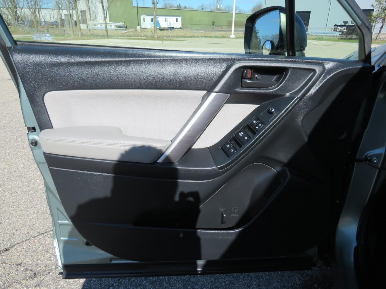 Subaru Forester 2.5i Premium PZEV CVT 2016