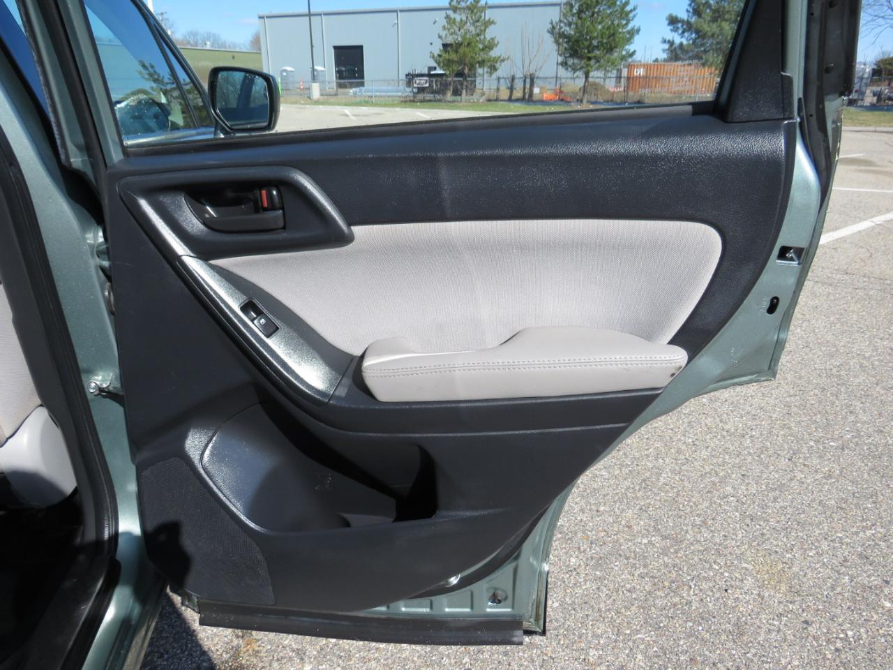 Subaru Forester 2.5i Premium PZEV CVT 2016