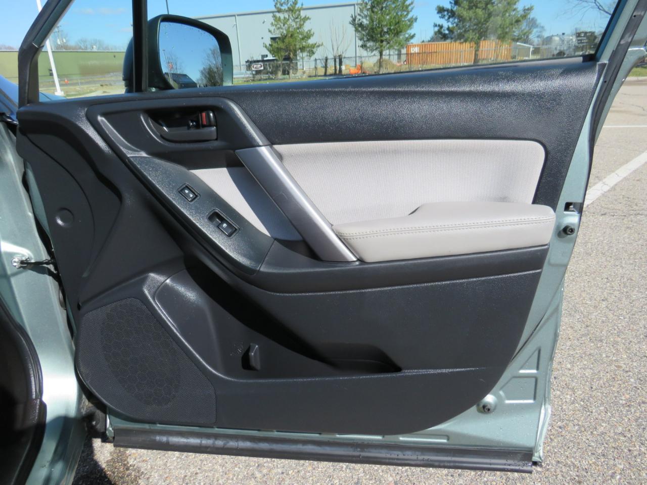 Subaru Forester 2.5i Premium PZEV CVT 2016