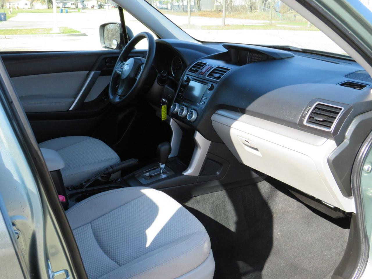 Subaru Forester 2.5i Premium PZEV CVT 2016