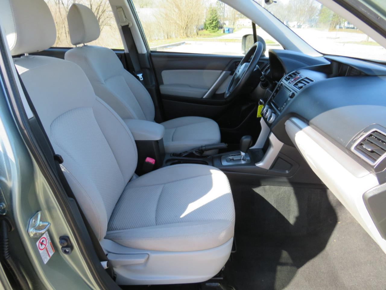 Subaru Forester 2.5i Premium PZEV CVT 2016