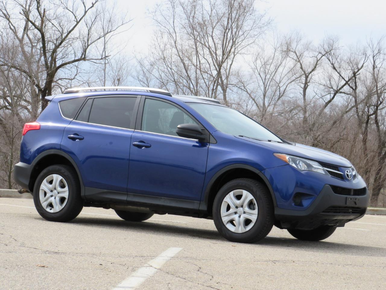 Toyota RAV4 LE AWD 2015