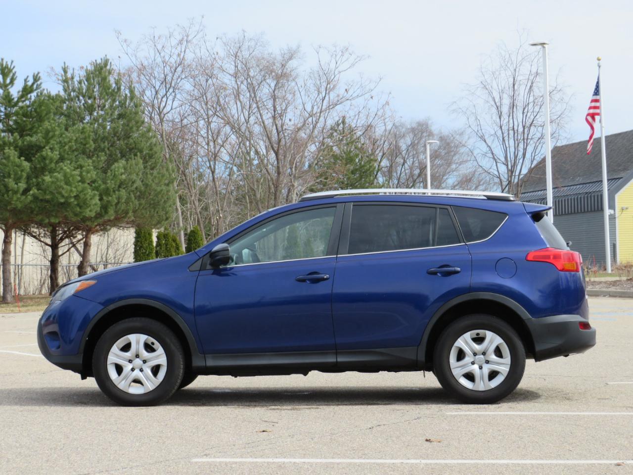 Toyota RAV4 LE AWD 2015