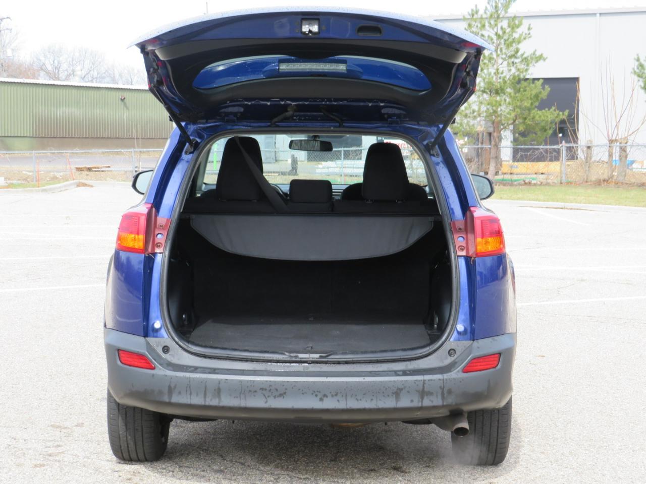 Toyota RAV4 LE AWD 2015